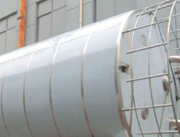 Gran tanque de almacenamiento exterior