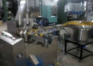 Maquinaria para "cap lining"